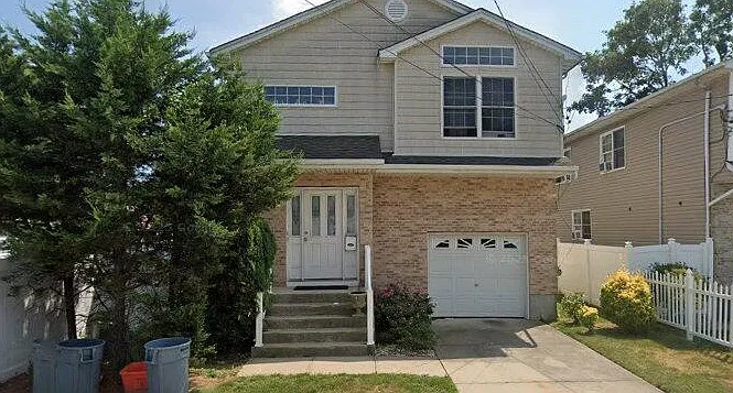 1319 Journal Ave #2
