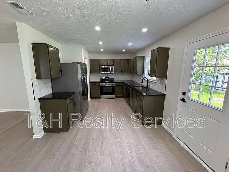 2145 Shadowbrook Dr — Photo 5