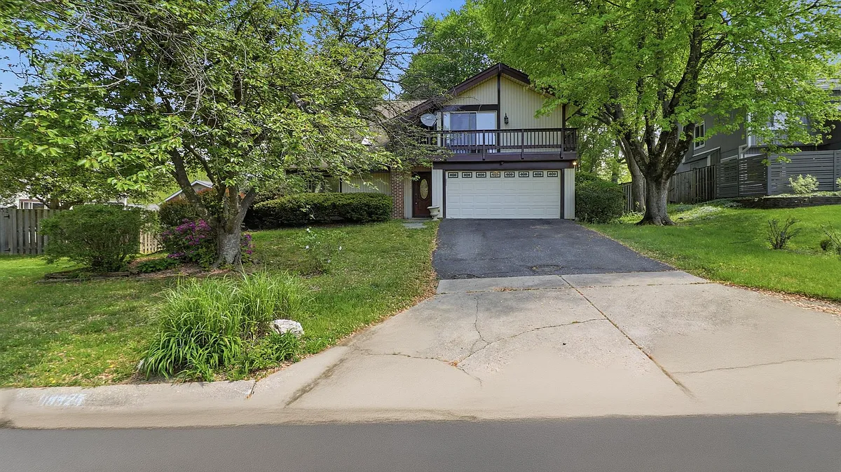 Building Photo - 18925 Lindenhouse Rd