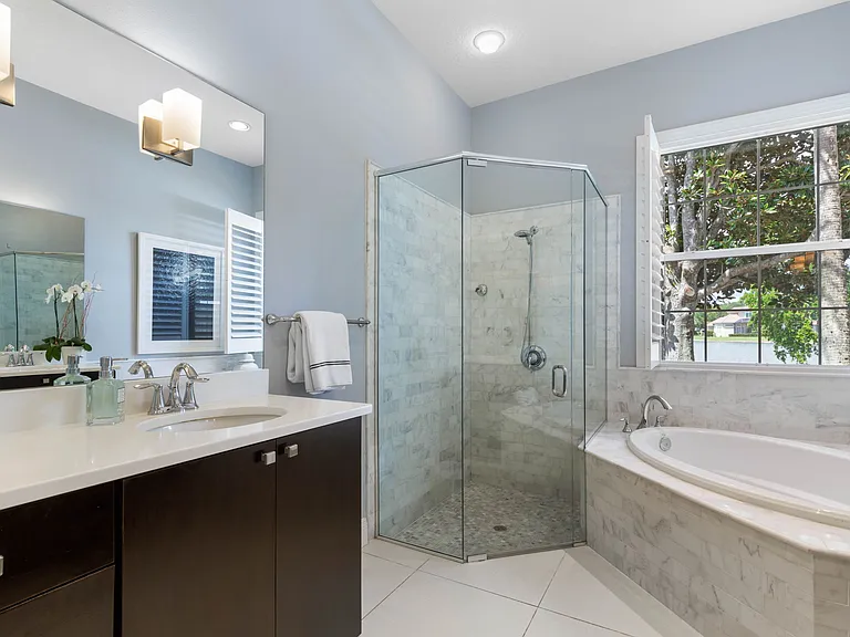 16 Marbella Ct — Photo 35