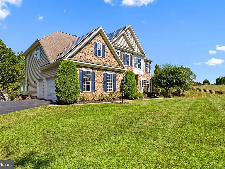 17205 Dewpoint Pl — Photo 46