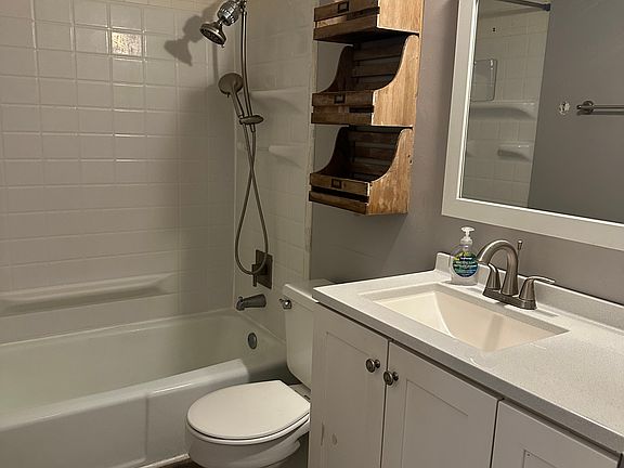 5th image of 6115 W 94th St APT B1