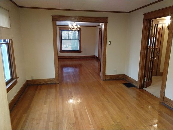Dining room to living room