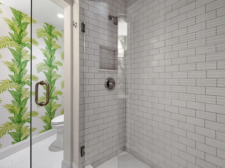 300 Buckingham Rd — Photo 50