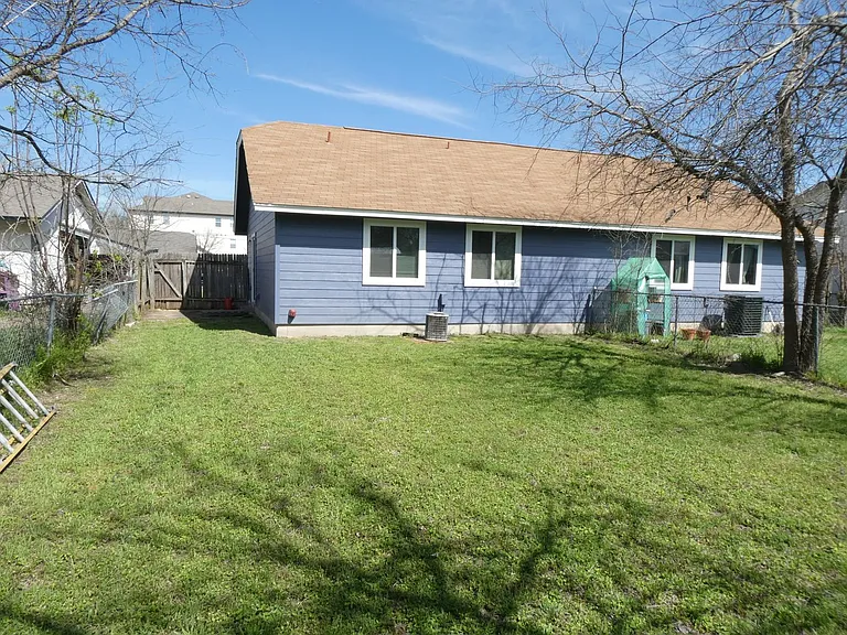 8705 Pineridge Dr — Photo 12
