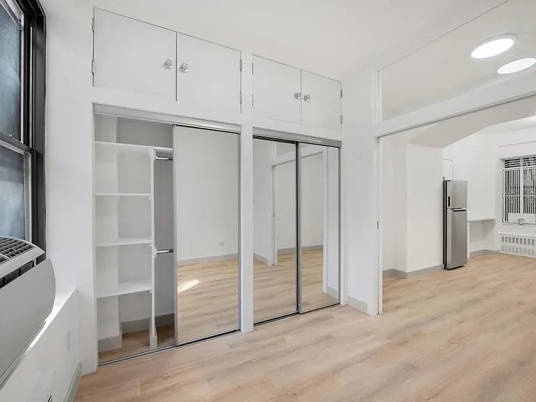 308 W 82nd St #2B — Photo 4