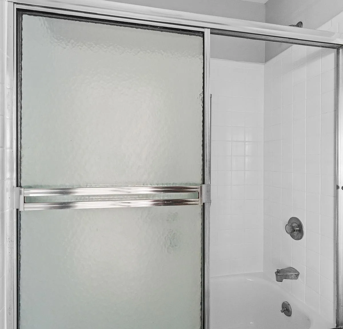 2 bed, $1,300 — Photo 2