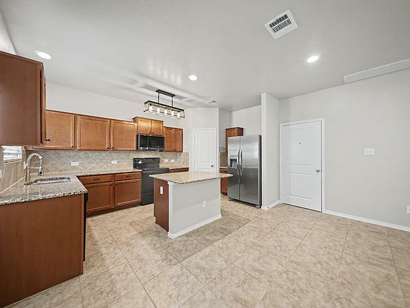 4th image of 1100 Jackson Ln