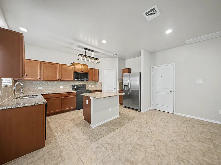 1100 Jackson Ln — Photo 4