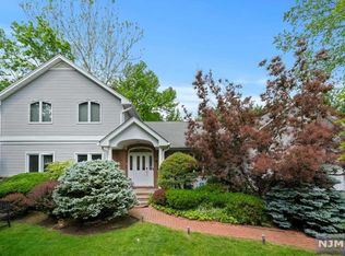 85 Venus Dr, Closter, NJ 07624