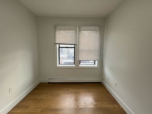4th image of 70 Lexington Ave #1