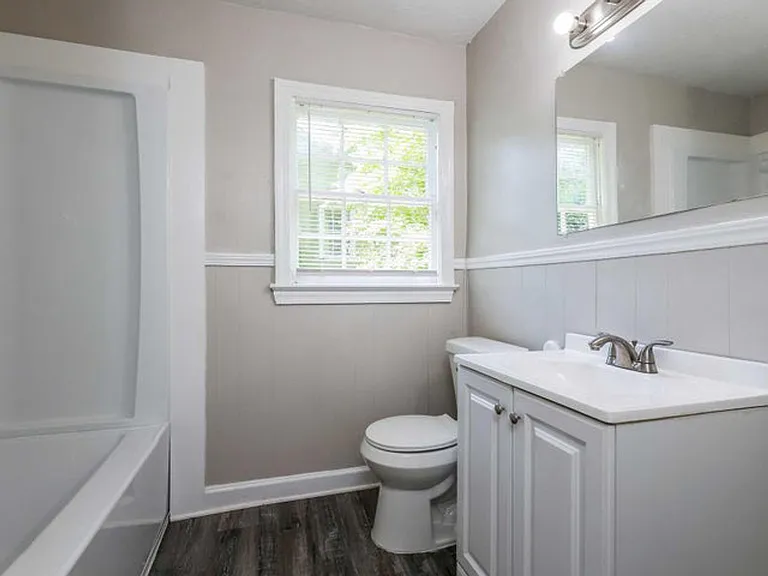 701 Cedarhurst Rd — Photo 12