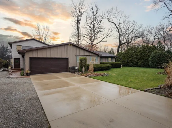 12087 Day Rd, Mishawaka, IN 46545