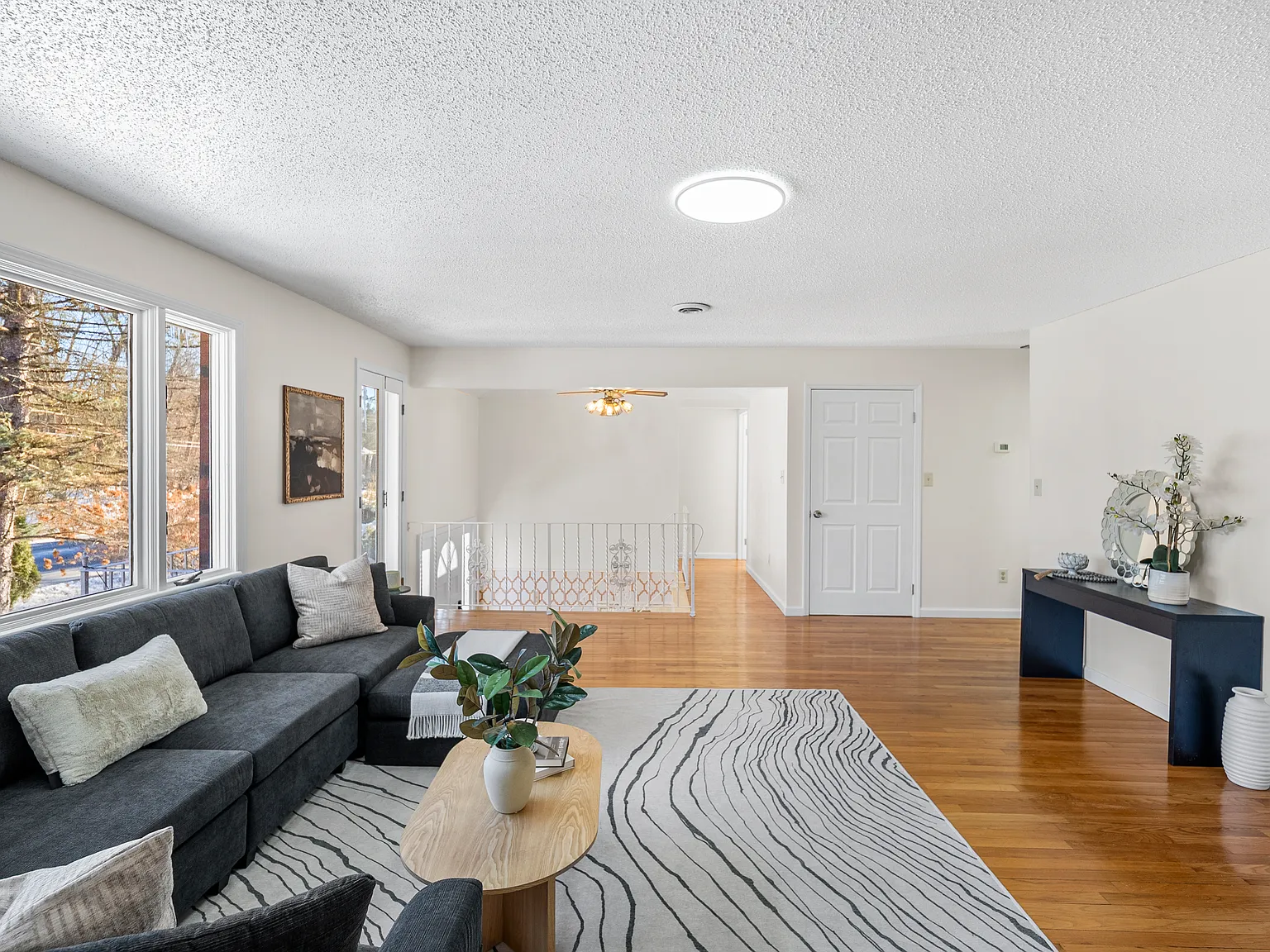 3 bed, 1900 sqft, $2,850 — Photo 4