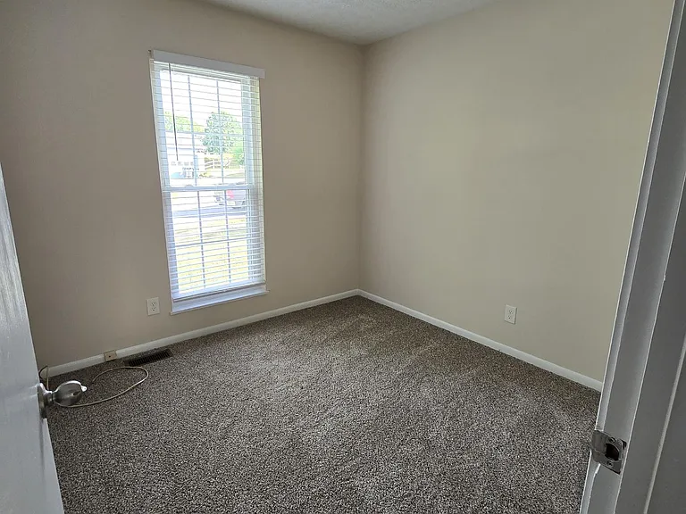 1548 Fieldview Cir — Photo 4