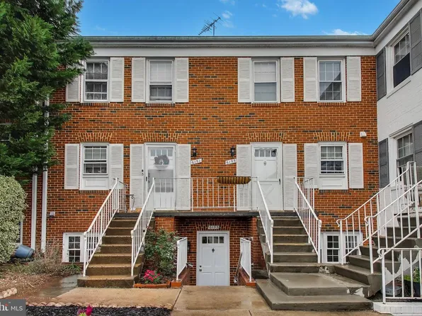 6153 Strasburg Dr, Centreville, VA 20121