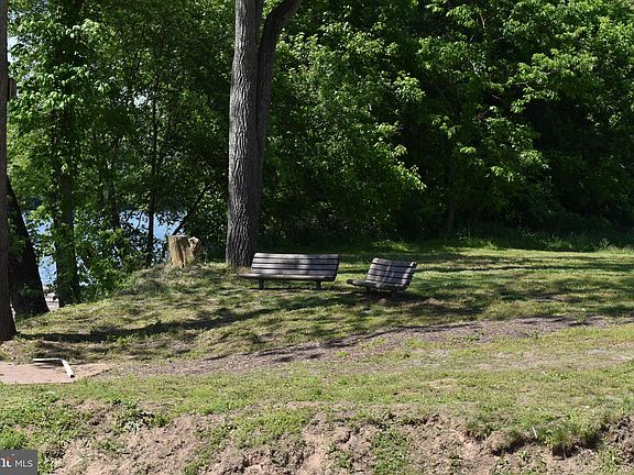 4th image of Radnor Ln