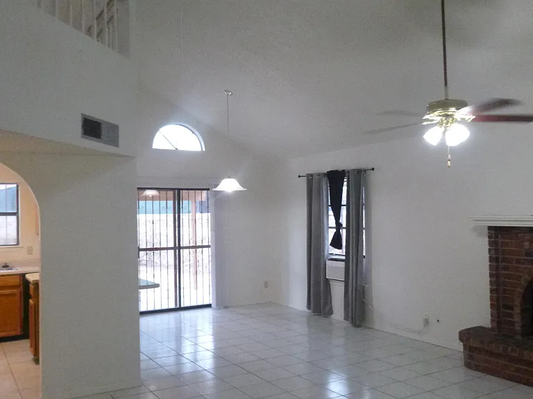 11376 Tenaha Ave — Photo 6