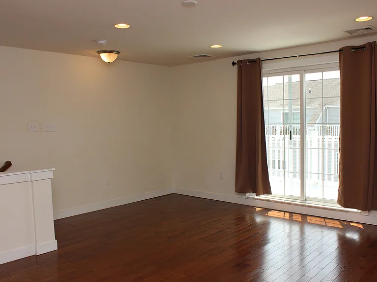 120 Prince George St — Photo 35
