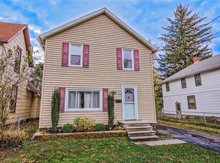 305 Chesterfield Dr, Rochester, NY 14612