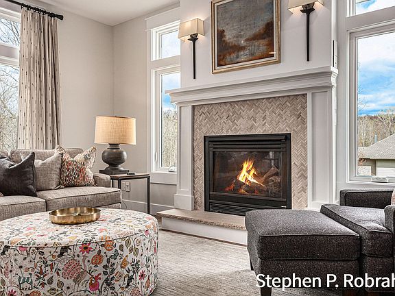 3rd image of 3509 Warwick Glen Dr NE