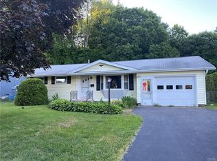 112 Bel Air Dr, North Syracuse, NY 13212