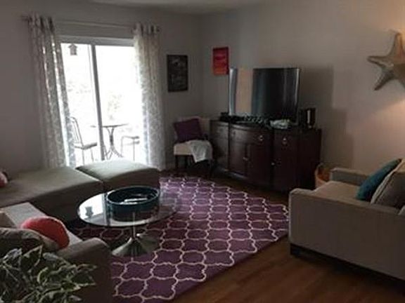 3rd image of 30 Bayberry Dr APT 4