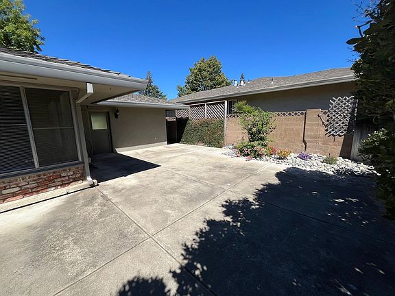 2nd image of 2631 Latham Dr