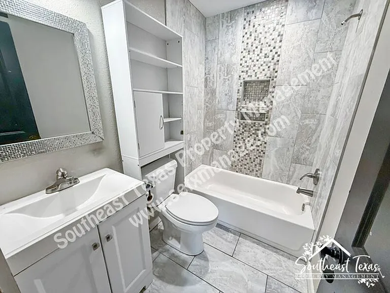 990 Springdale St — Photo 14