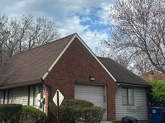 3rd image of 423 Lawrenceville Rd #R