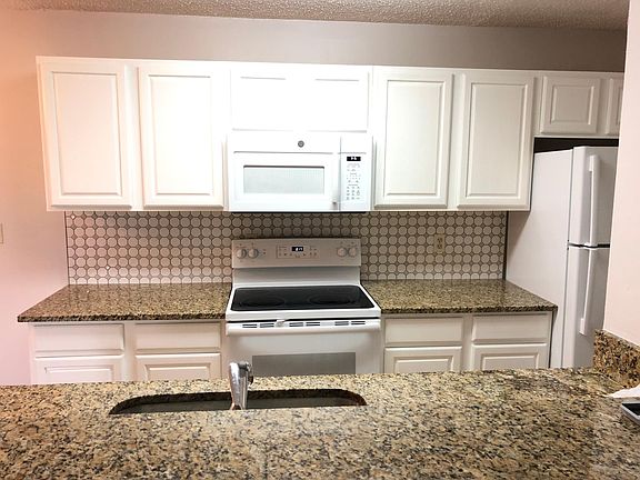 4th image of 200 E Tiffany Dr APT 3