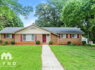 1201 Manchester Ln, Charlotte, NC 28227