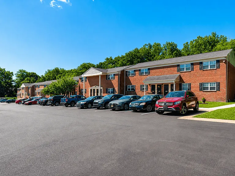 Woodacres Apartment Homes — Photo 40