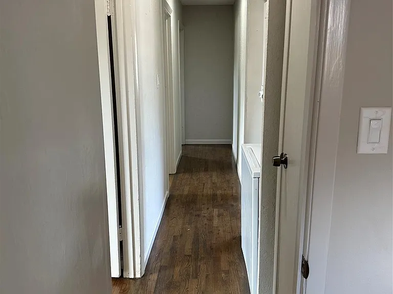 2502 Kingsdale Dr — Photo 10