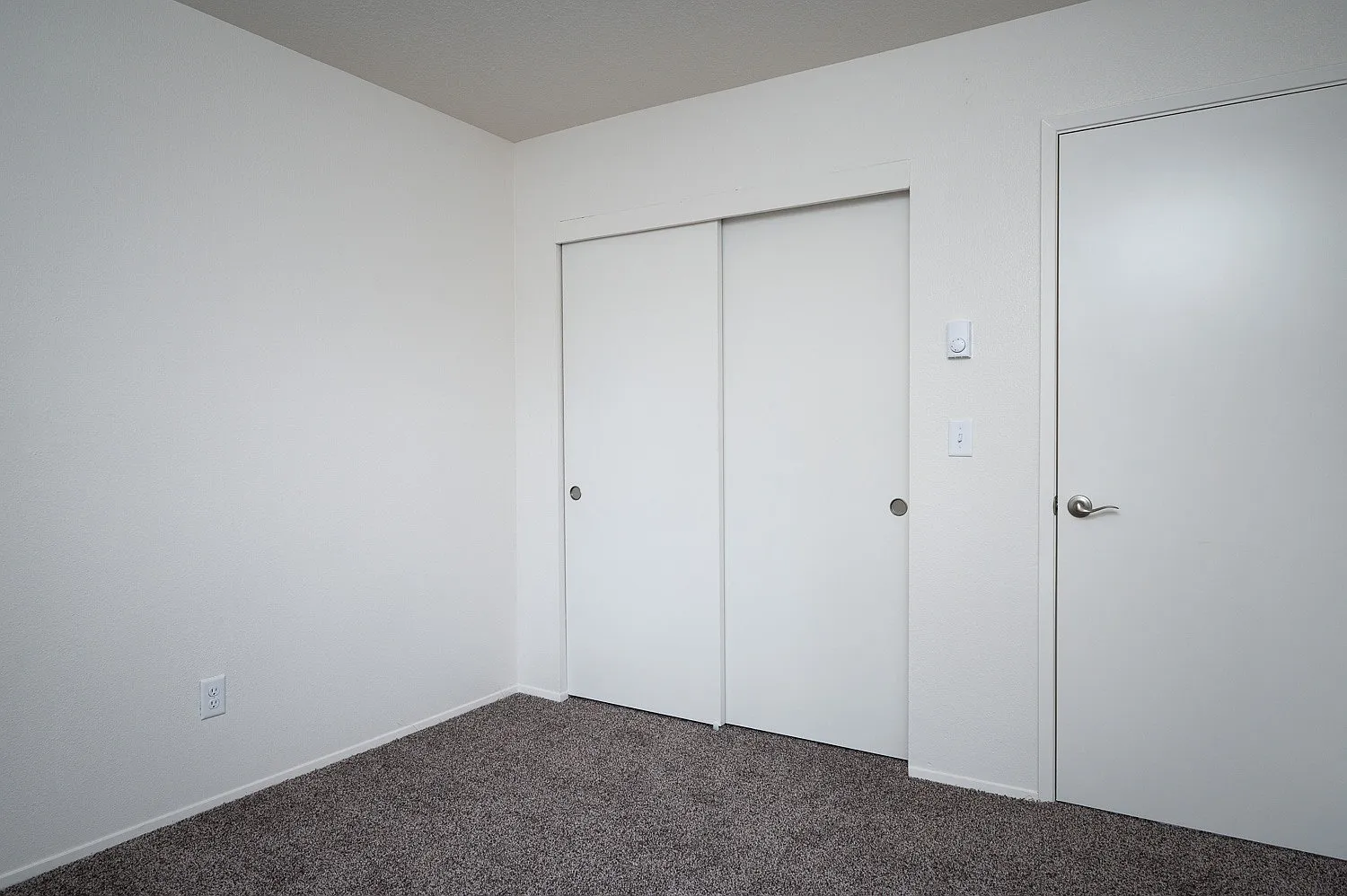 Fernwood Court Apartments — Photo 3