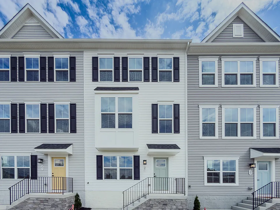 25 Oasis Ave