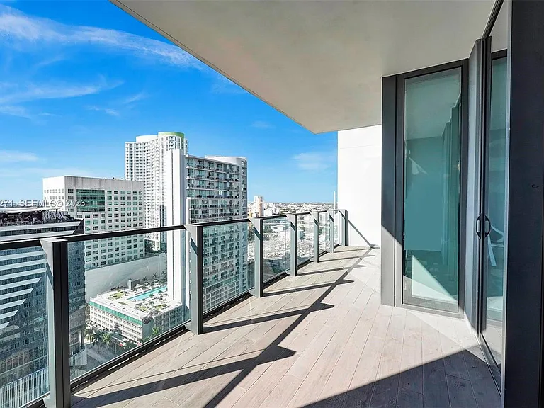 88 SW 7th St #2106 — Photo 37