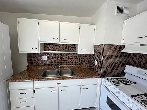 4th image of 66300 Hacienda Ave APT A