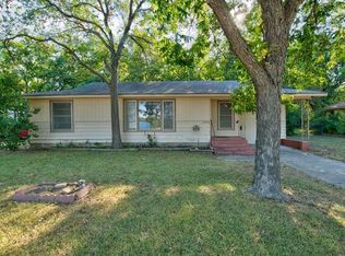 1008 S Walnut St, Cleburne, TX 76033