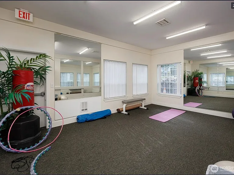 16817 Larch Way E #F201 — Photo 29