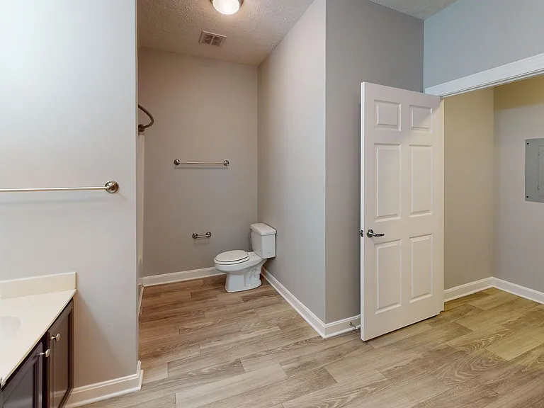 Aspenwood Apartments — Photo 23