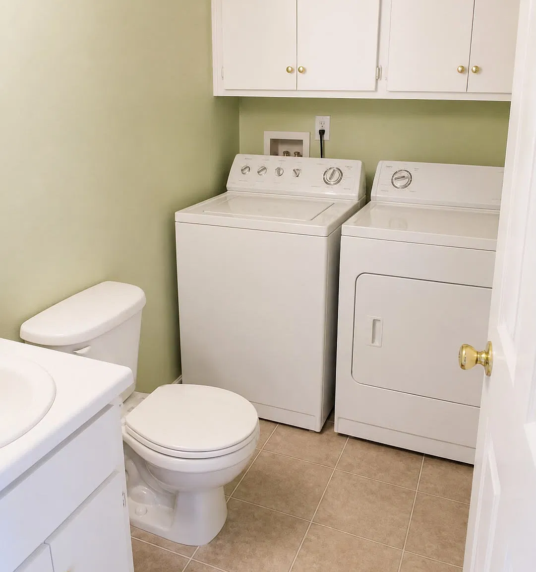 102 N Springview Dr — Photo 2
