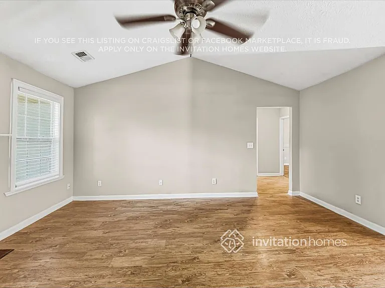 3813 Willow Tree Cir — Photo 5