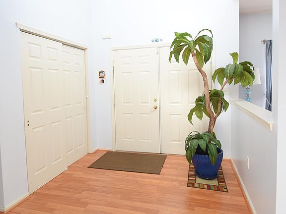 3rd image of 50 Windsor Dr