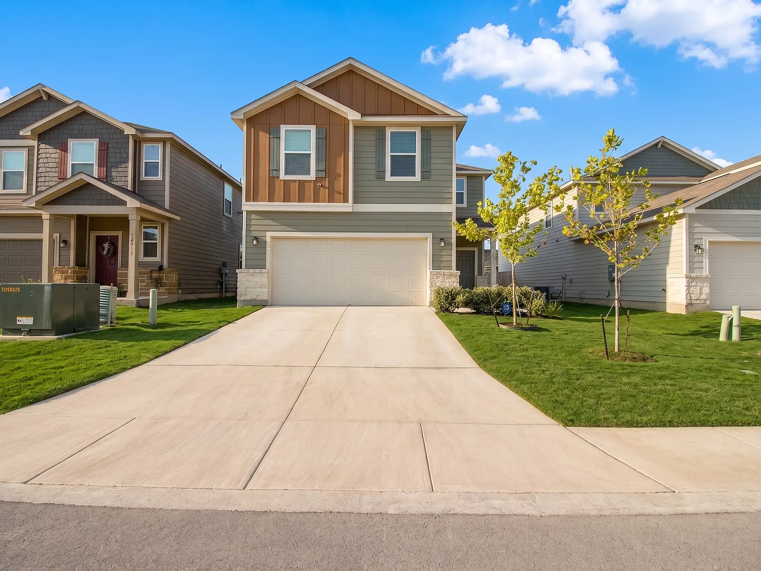 4 bed, 2.5 bath, 2260 sqft, $2,200 — Photo 1