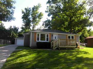 624 Carola St, Creve Coeur, IL