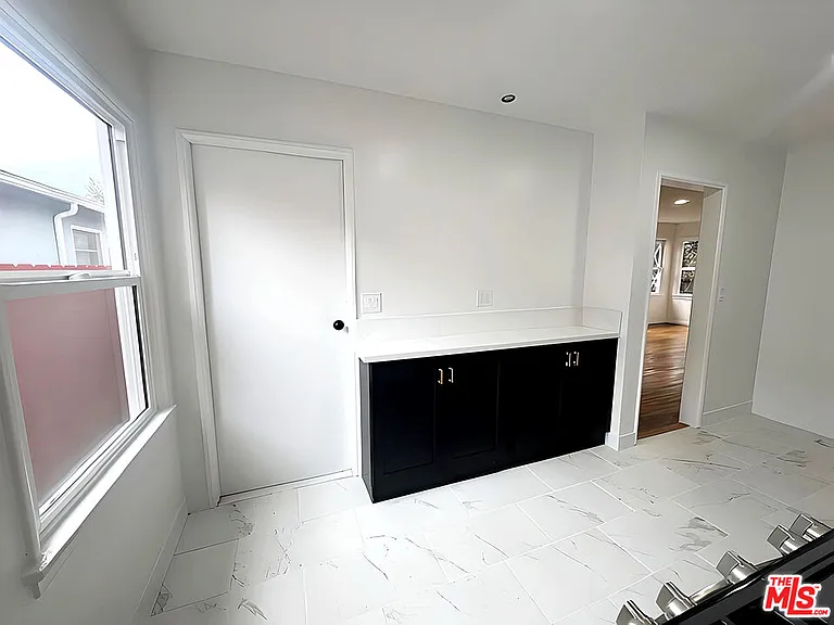 2416 Boone Ave — Photo 7