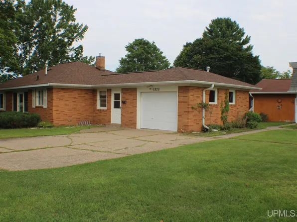 1820 W Sagola Ave, Kingsford, MI 49802