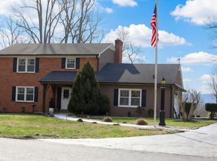 1921 Tabby Ln, Altavista, VA 24517