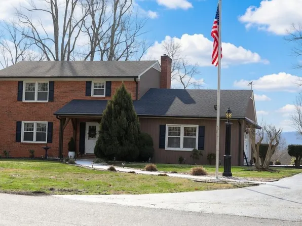 1921 Tabby Ln, Altavista, VA 24517